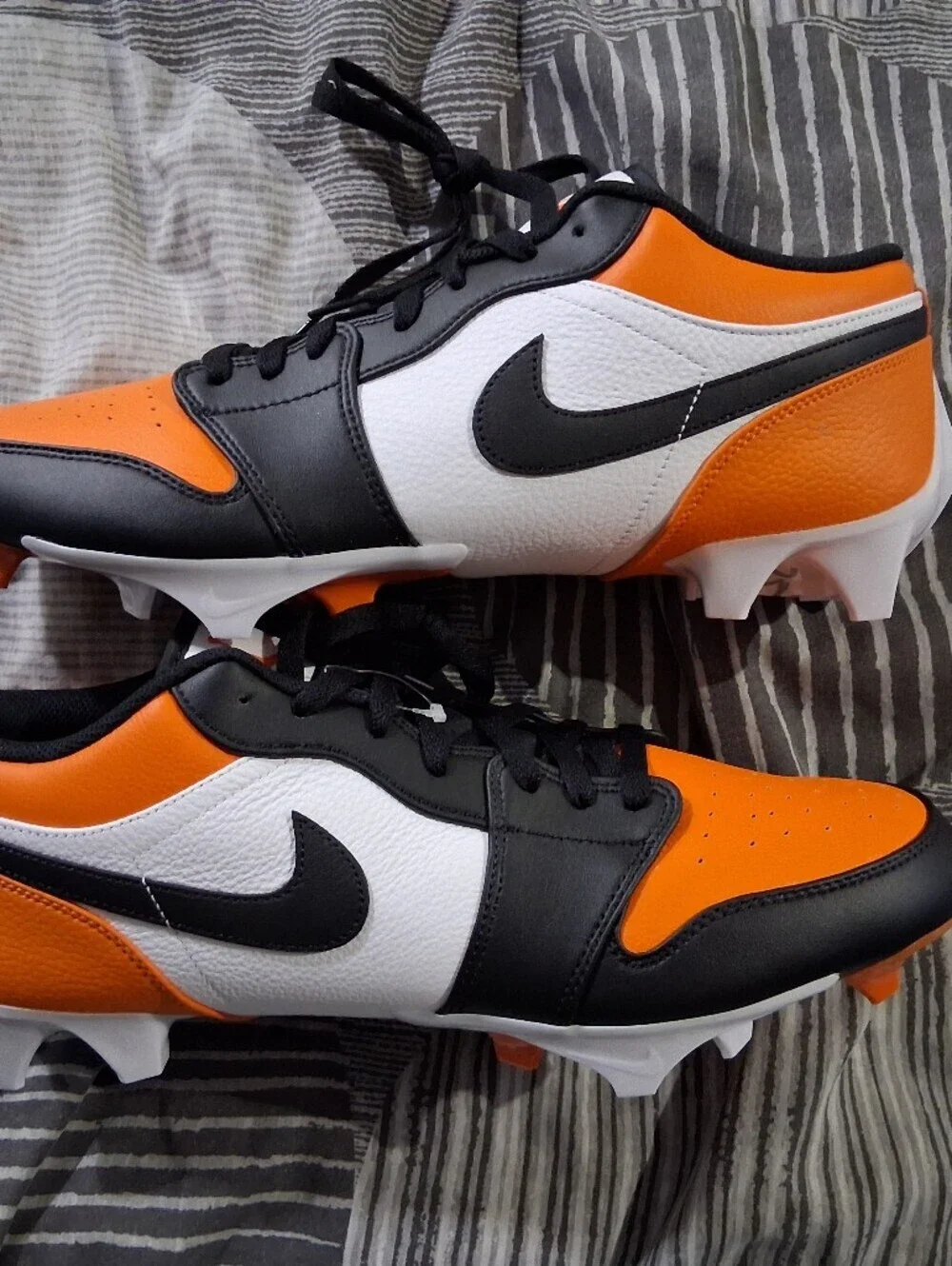 Jordan bold orange